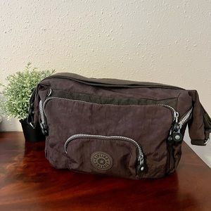 Kippling Erica - many pockets, perfect for travel,